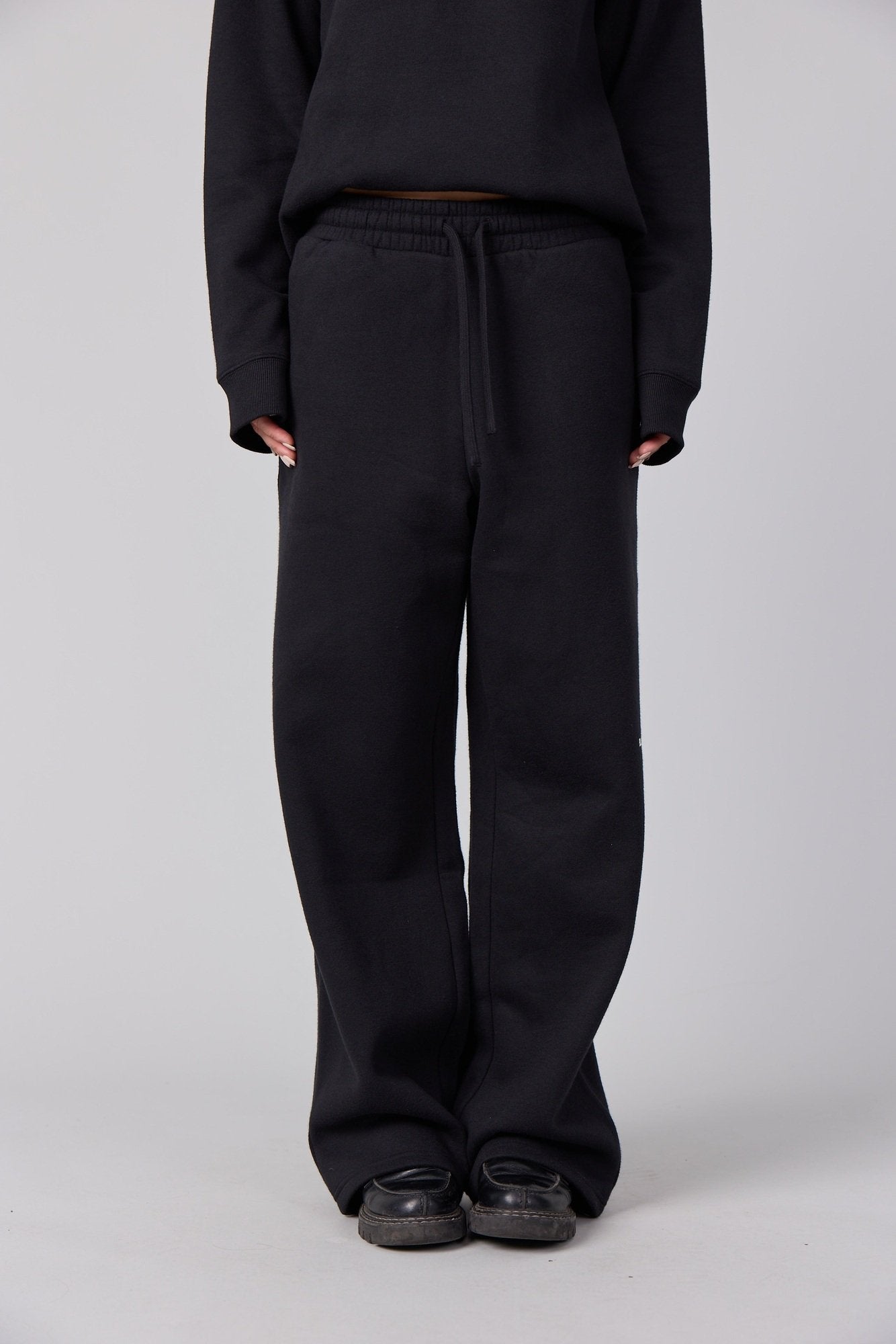 11BASECAMP STRAIGHT SWEAT PANT