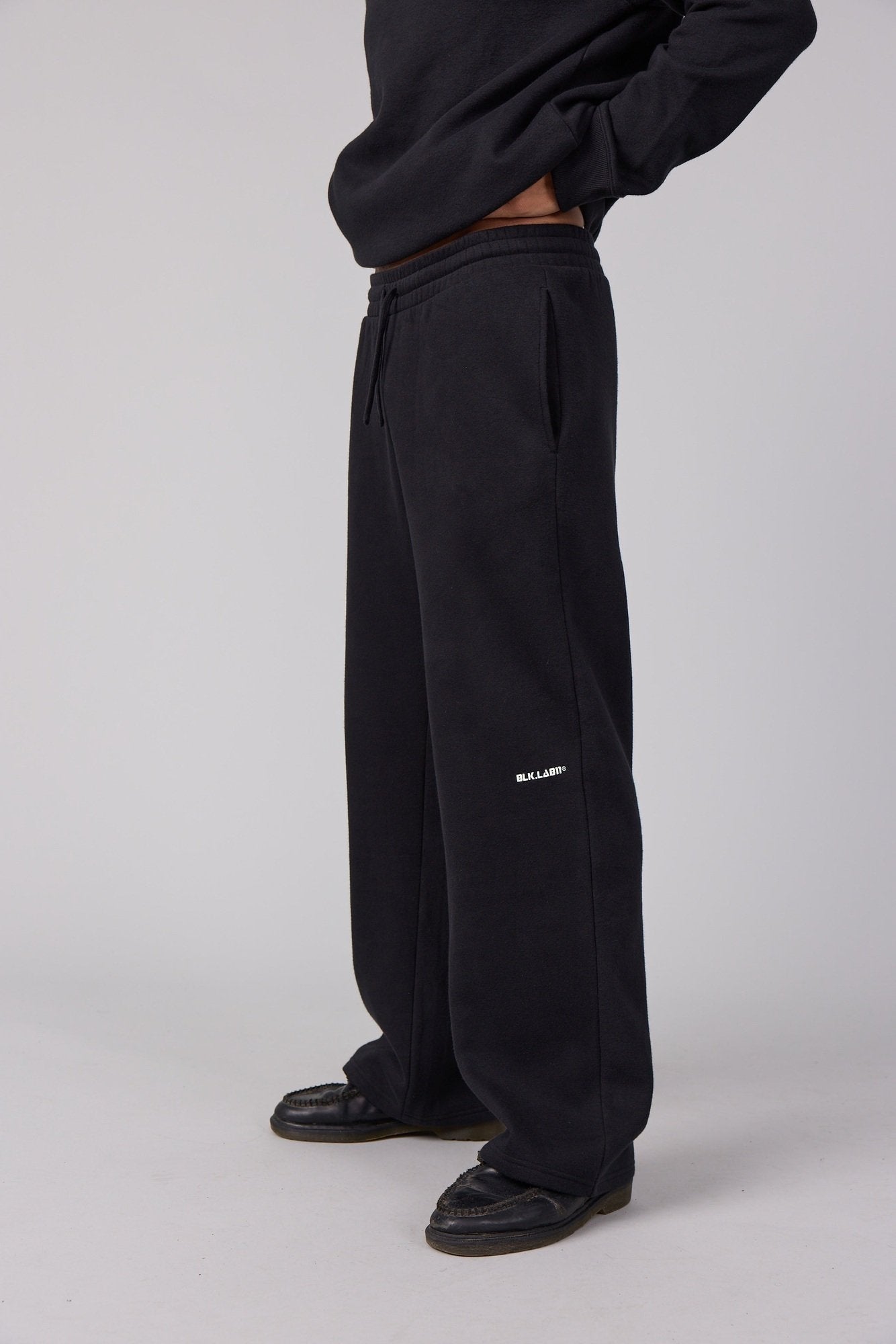 11BASECAMP STRAIGHT SWEAT PANT hover